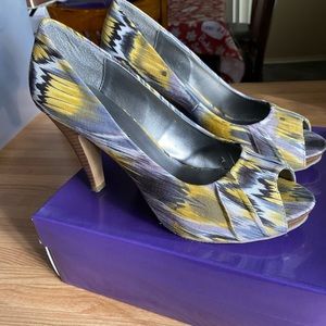 Women’s Madden Girl 9 1/2 Yellow Heels
